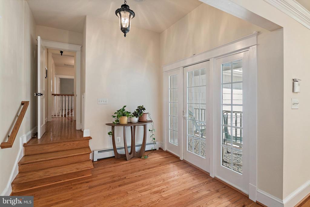 413 JOYCE LANE W