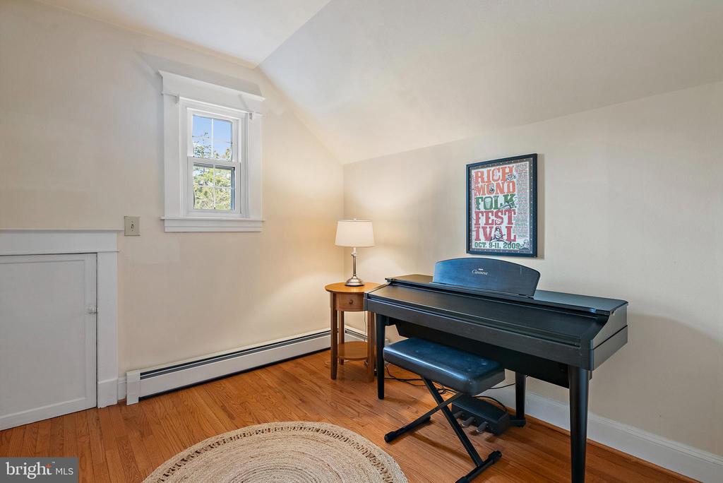 413 JOYCE LANE W