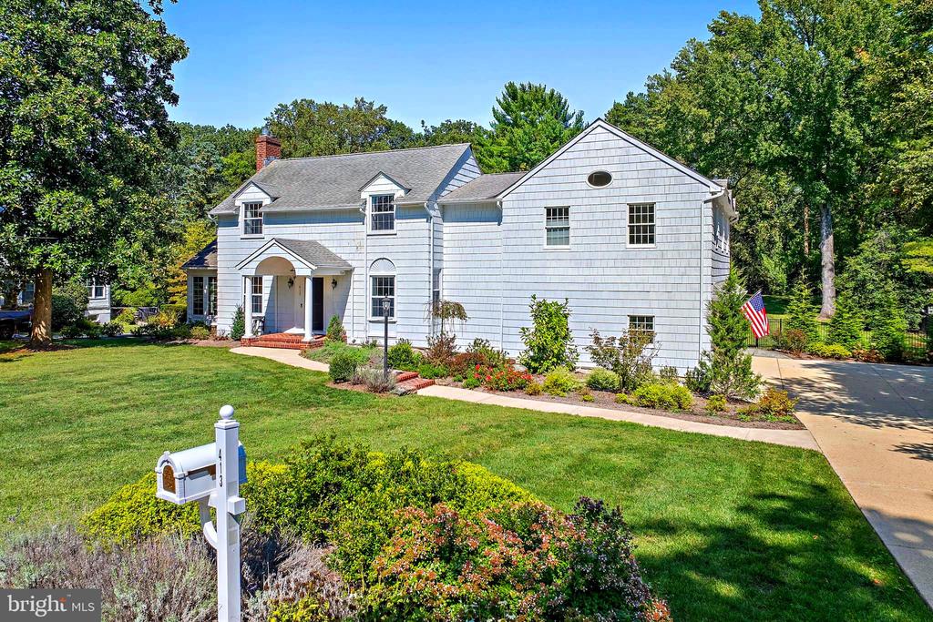 413 JOYCE LANE W