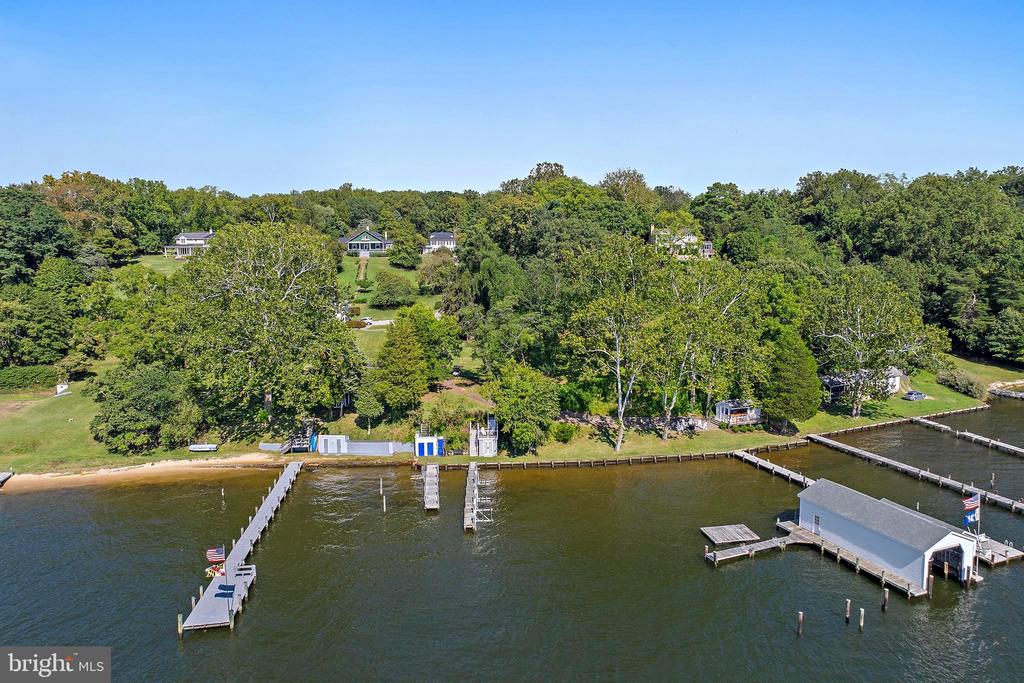 413 JOYCE LANE W
