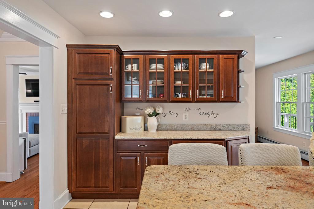 413 JOYCE LANE W