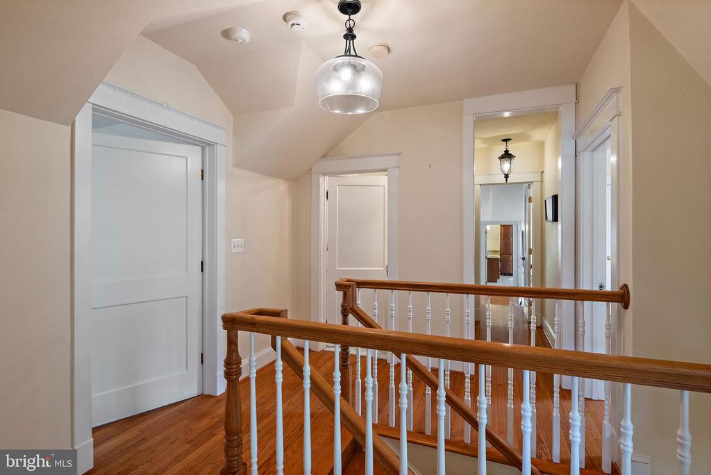 413 JOYCE LANE W