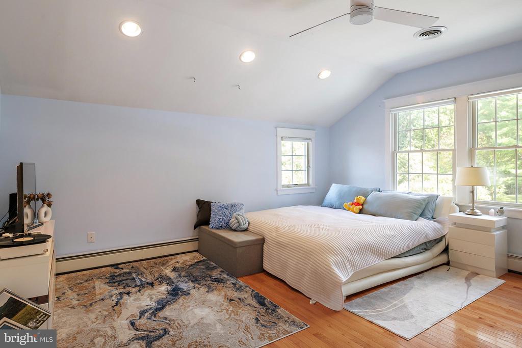 413 JOYCE LANE W