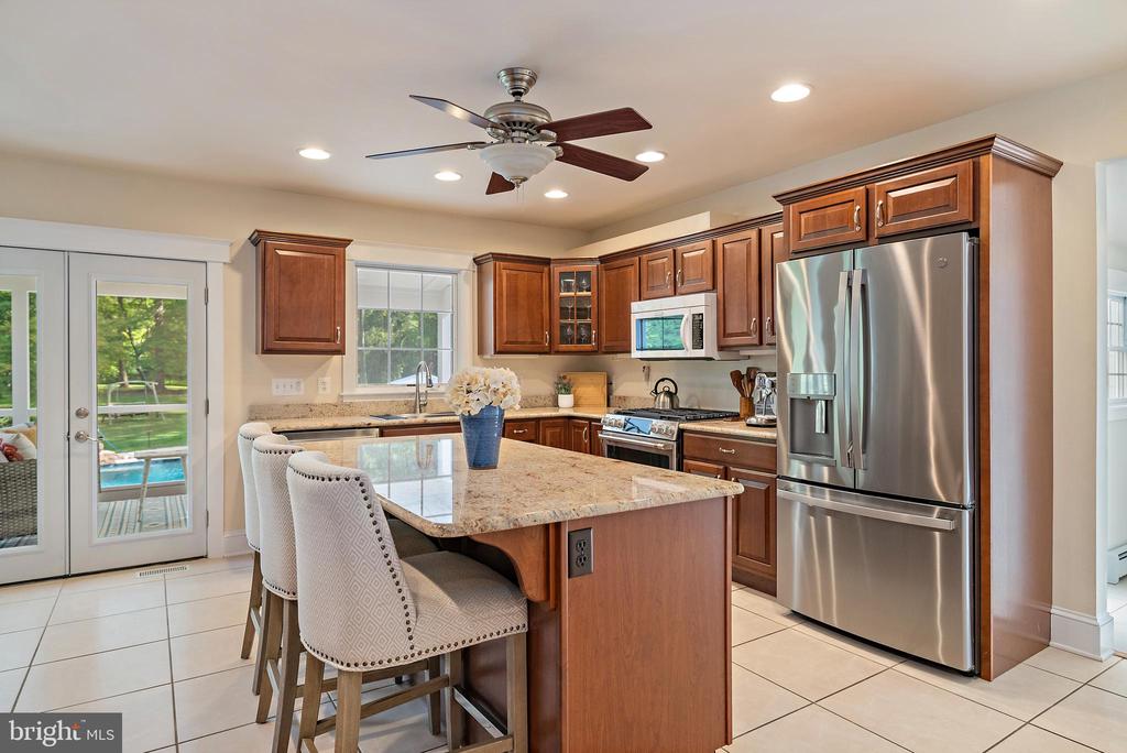 413 JOYCE LANE W