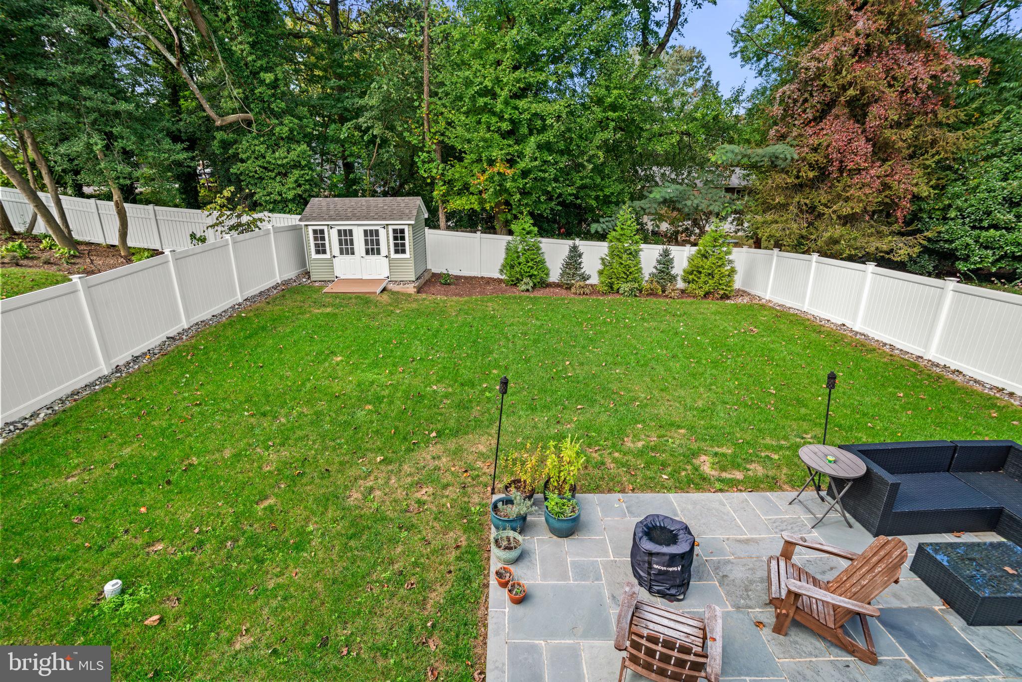1214 RAMBLEWOOD DRIVE