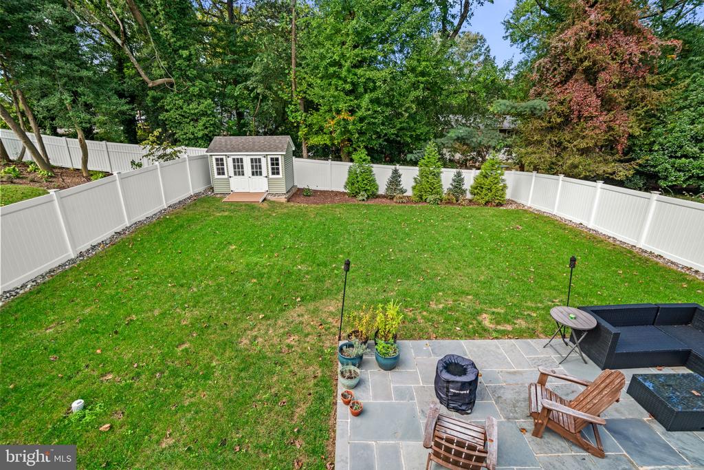 1214 RAMBLEWOOD DRIVE