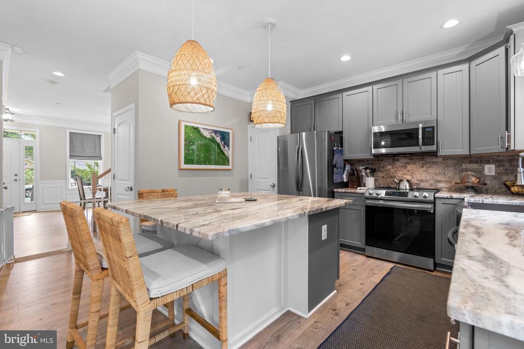 1214 RAMBLEWOOD DRIVE