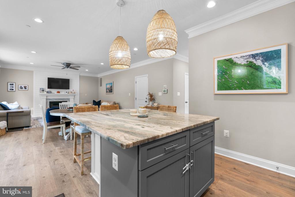 1214 RAMBLEWOOD DRIVE