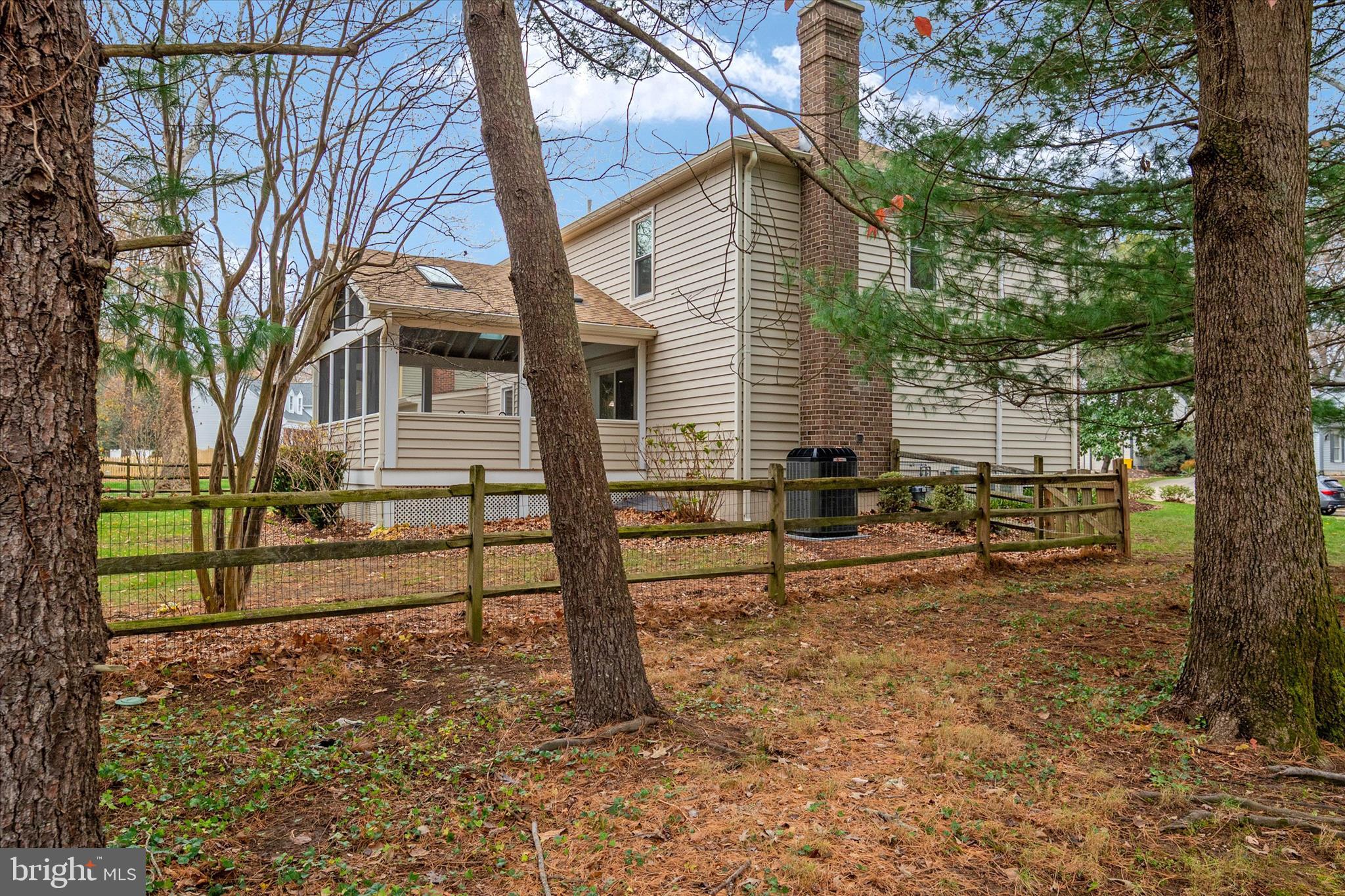 201 AUTUMN CHASE DRIVE