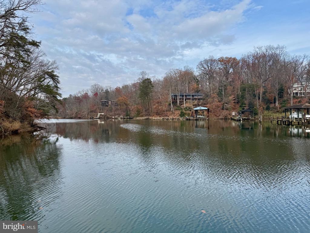 201 AUTUMN CHASE DRIVE