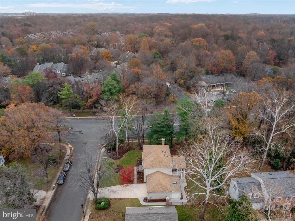 201 AUTUMN CHASE DRIVE