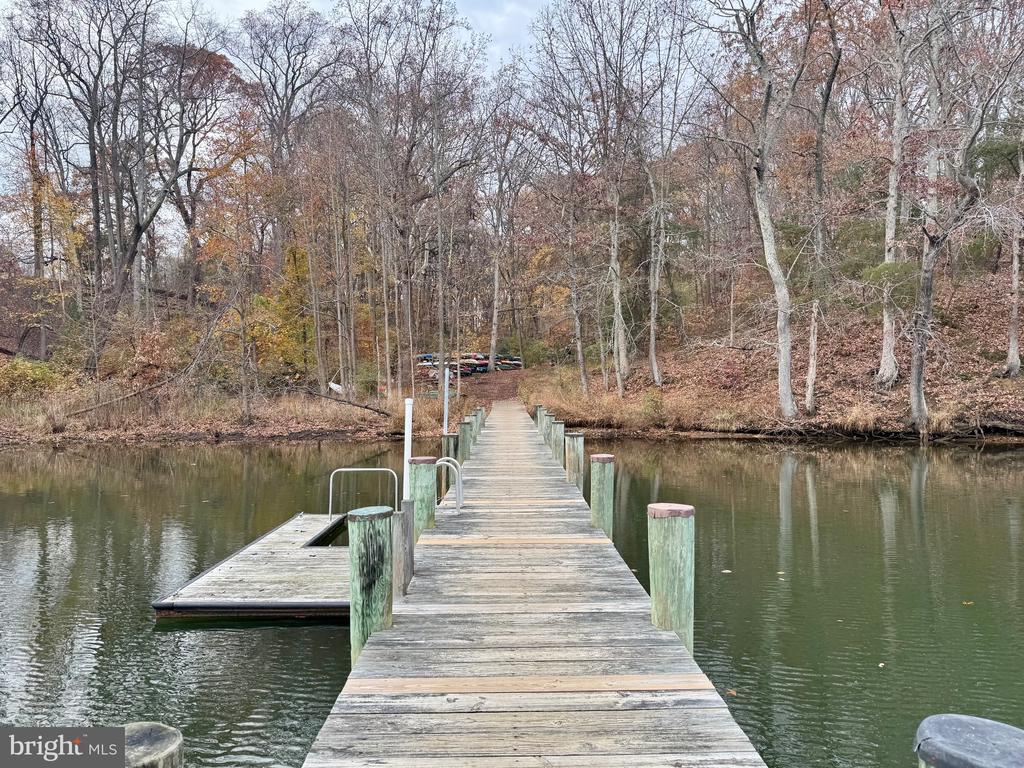 201 AUTUMN CHASE DRIVE