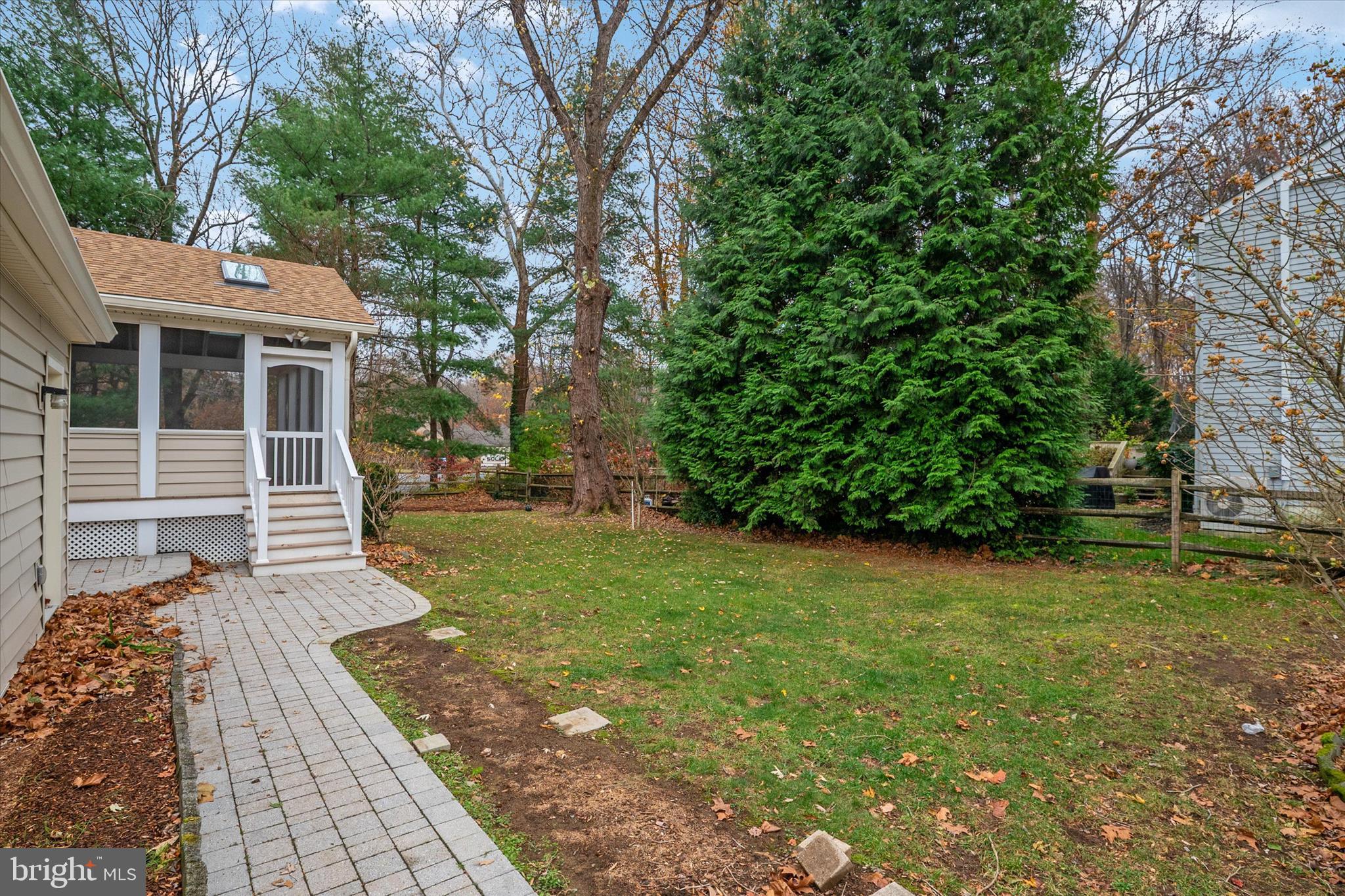 201 AUTUMN CHASE DRIVE