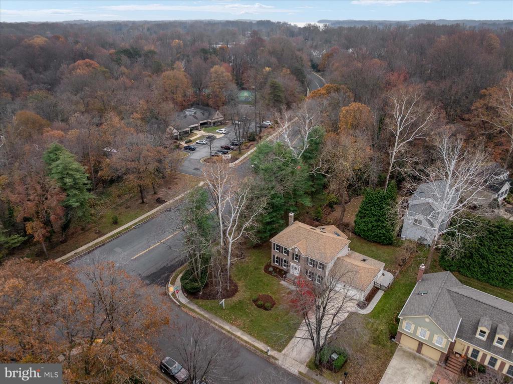 201 AUTUMN CHASE DRIVE