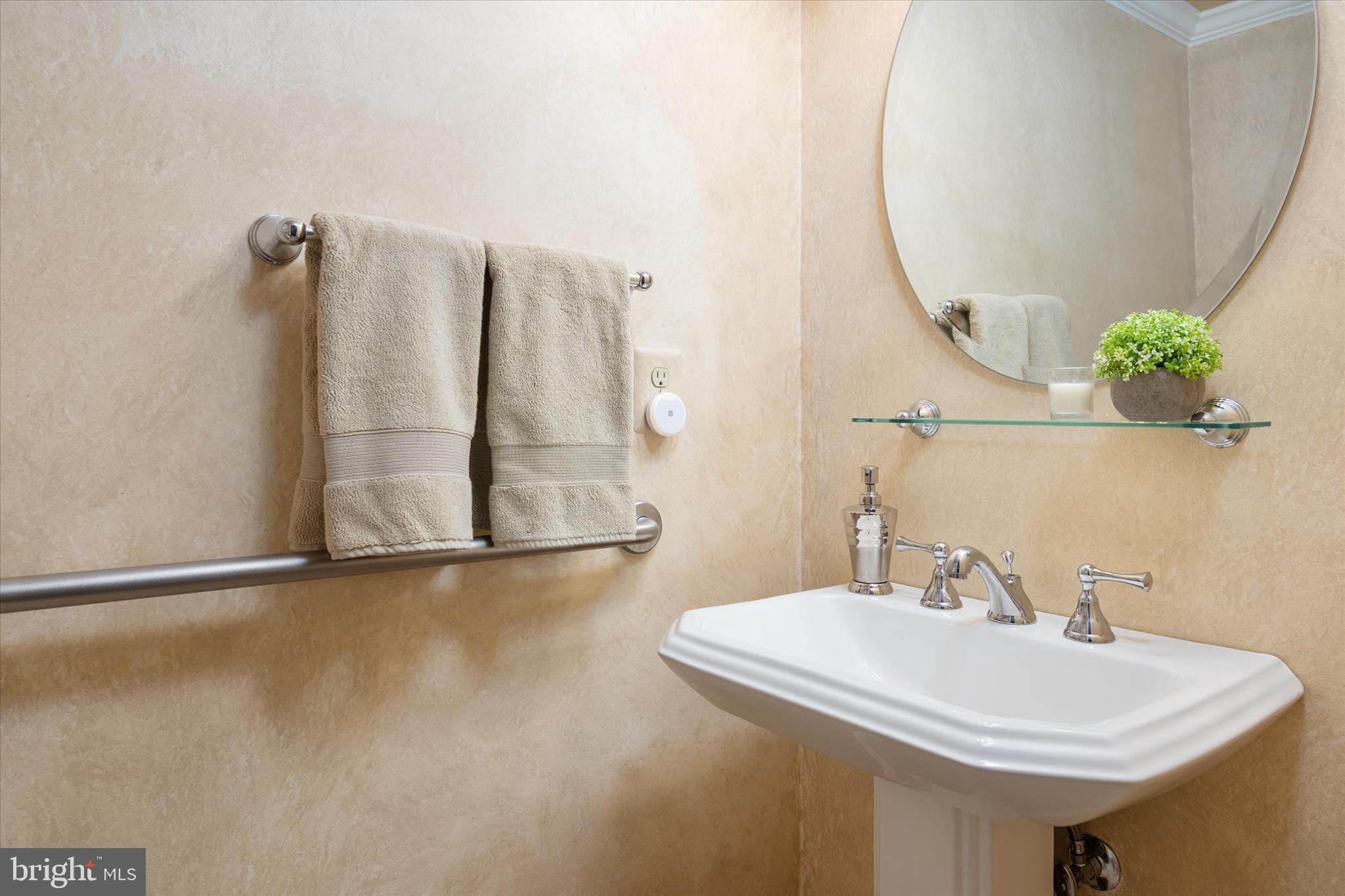 201 AUTUMN CHASE DRIVE