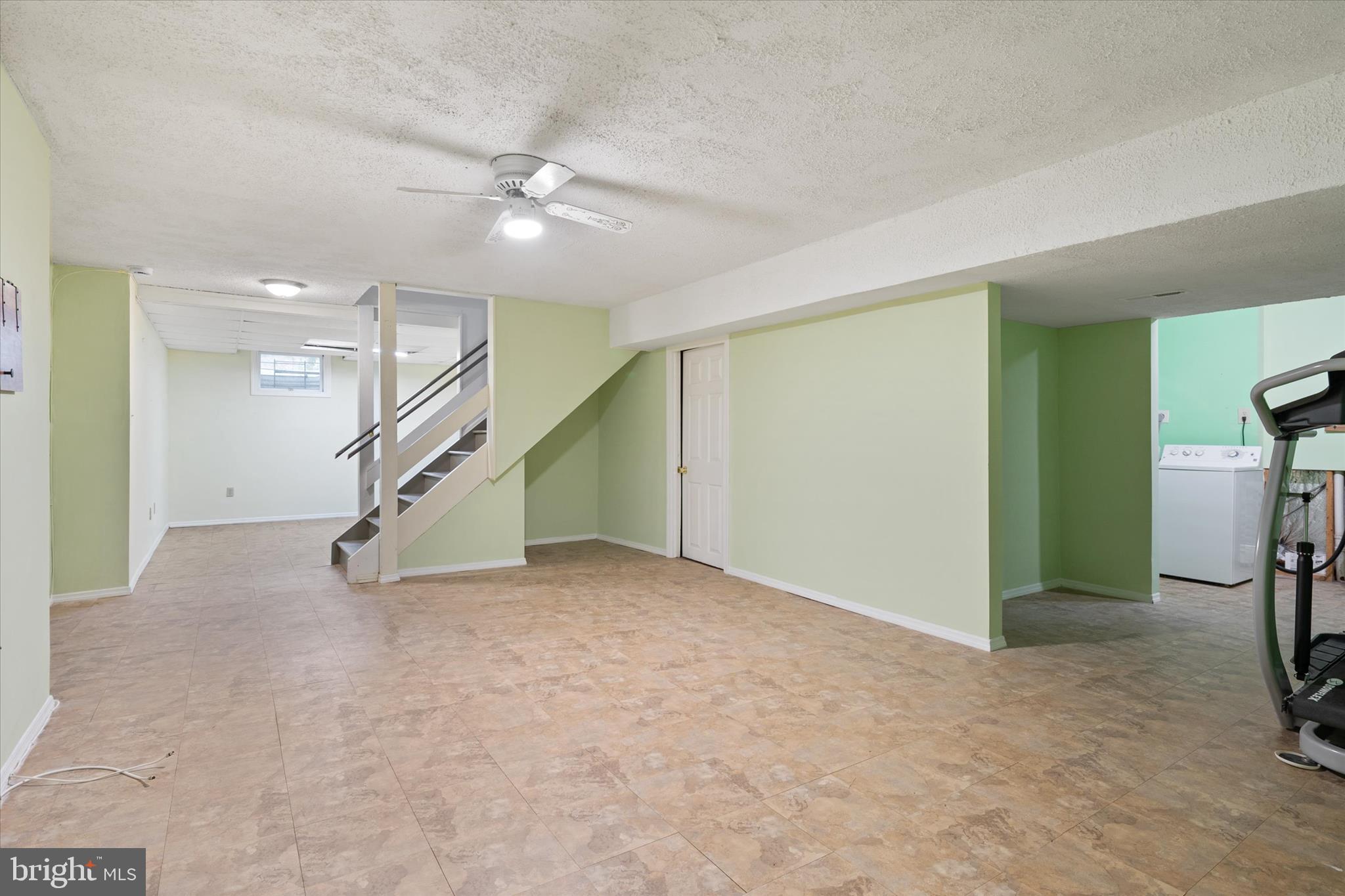 201 AUTUMN CHASE DRIVE