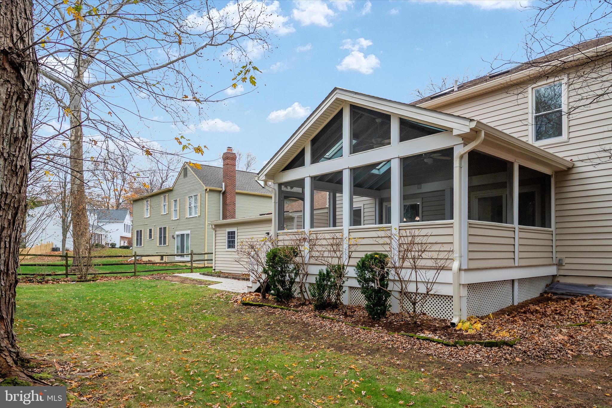 201 AUTUMN CHASE DRIVE