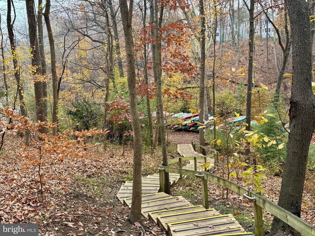 201 AUTUMN CHASE DRIVE