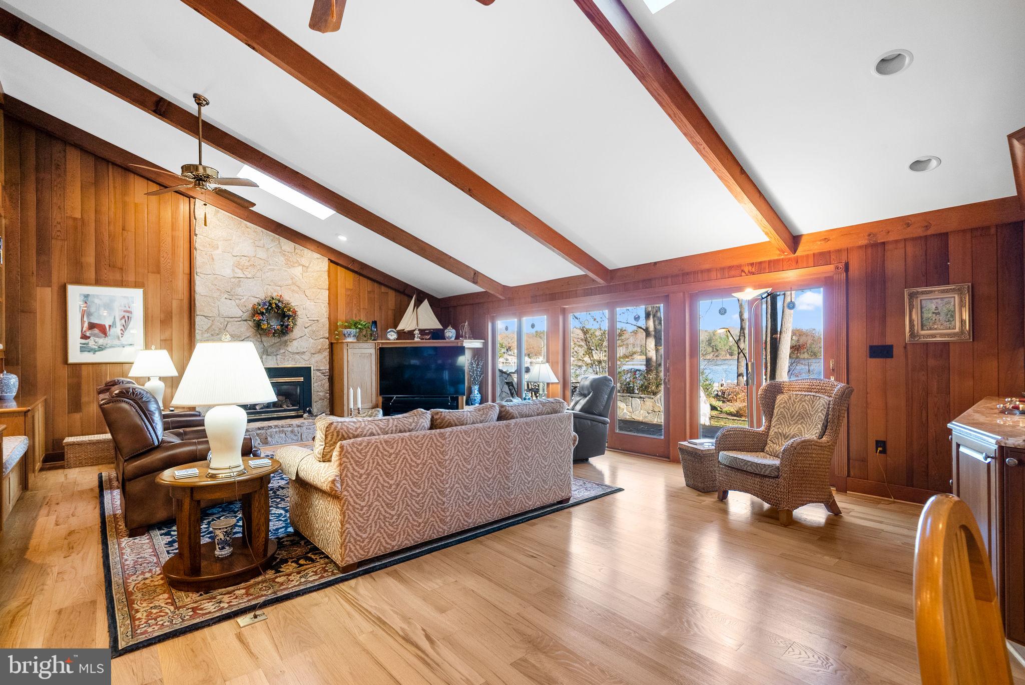 531 POINT FIELD DRIVE