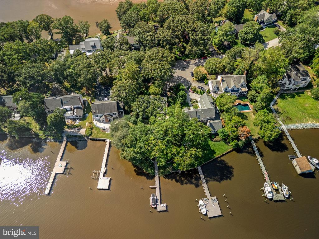 531 POINT FIELD DRIVE