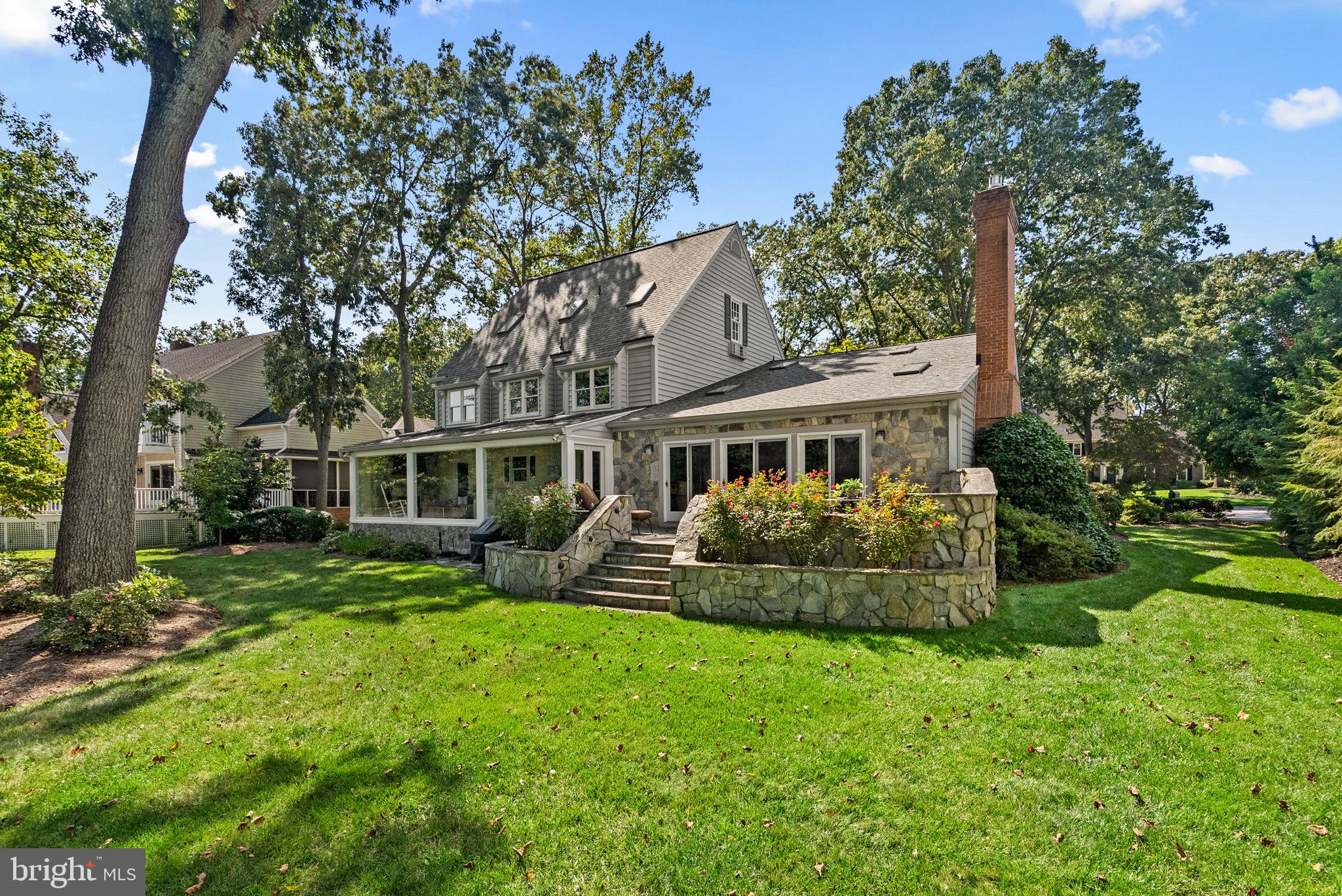 531 POINT FIELD DRIVE