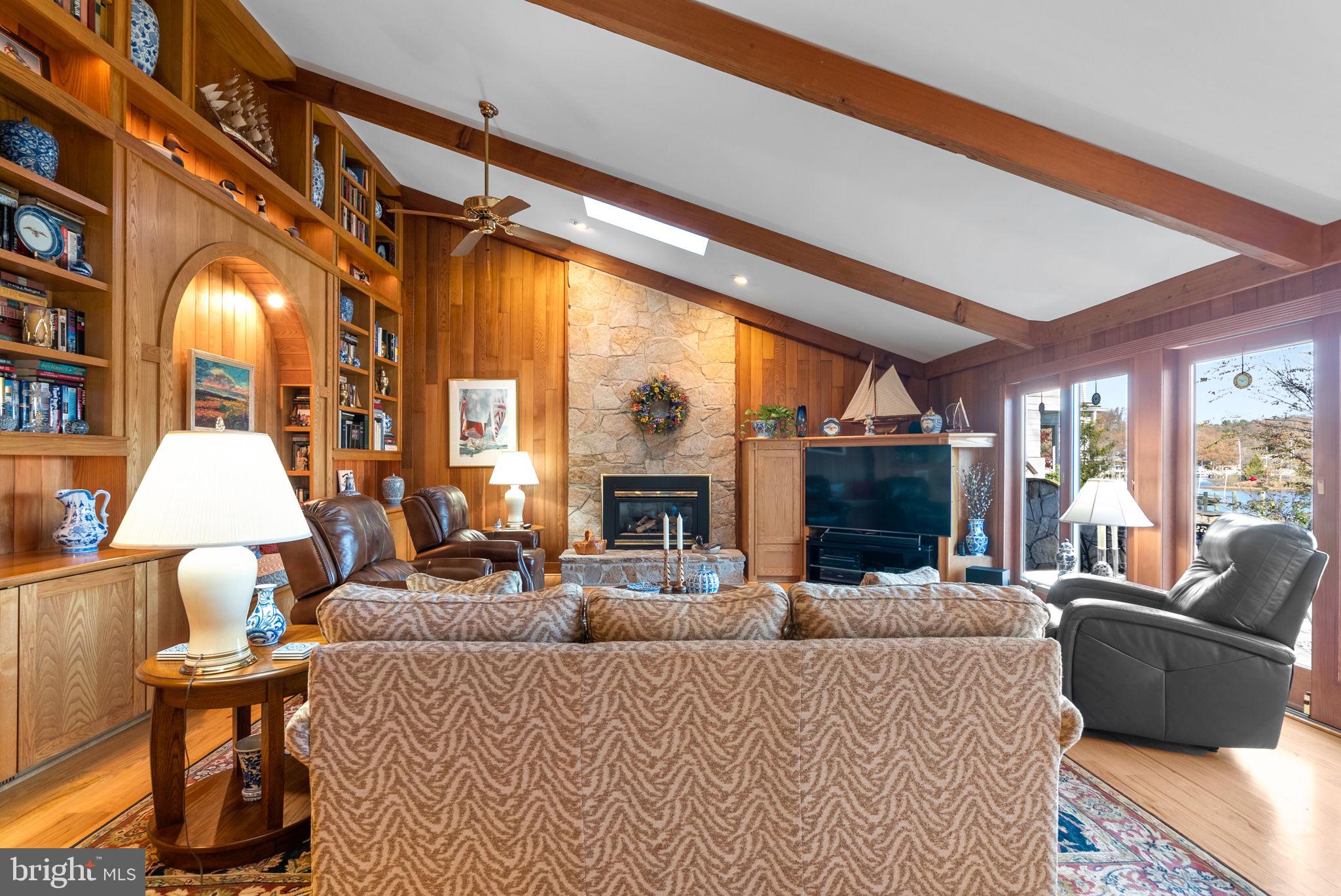 531 POINT FIELD DRIVE