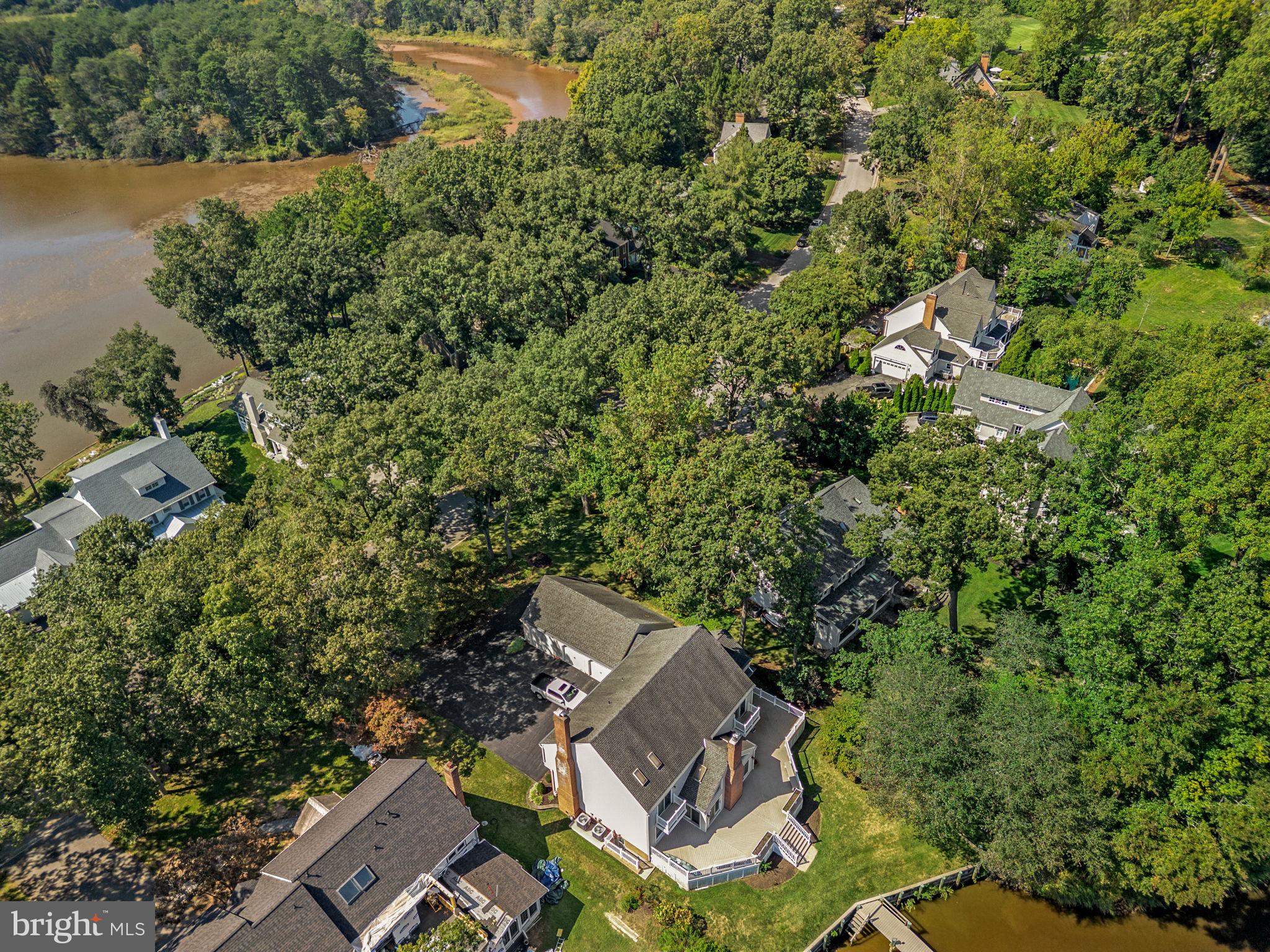 531 POINT FIELD DRIVE