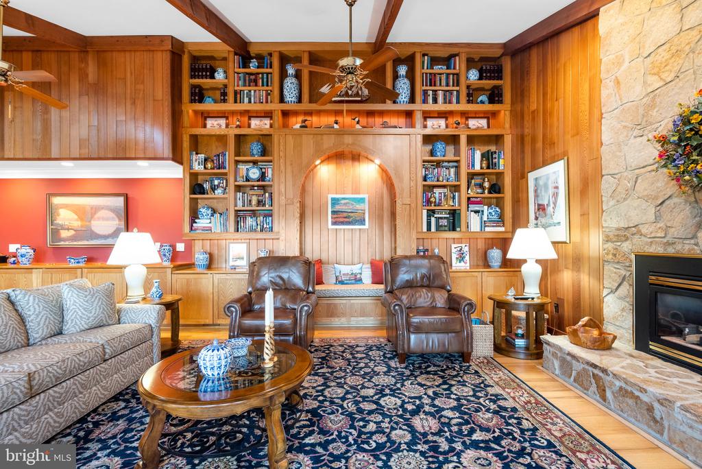 531 POINT FIELD DRIVE