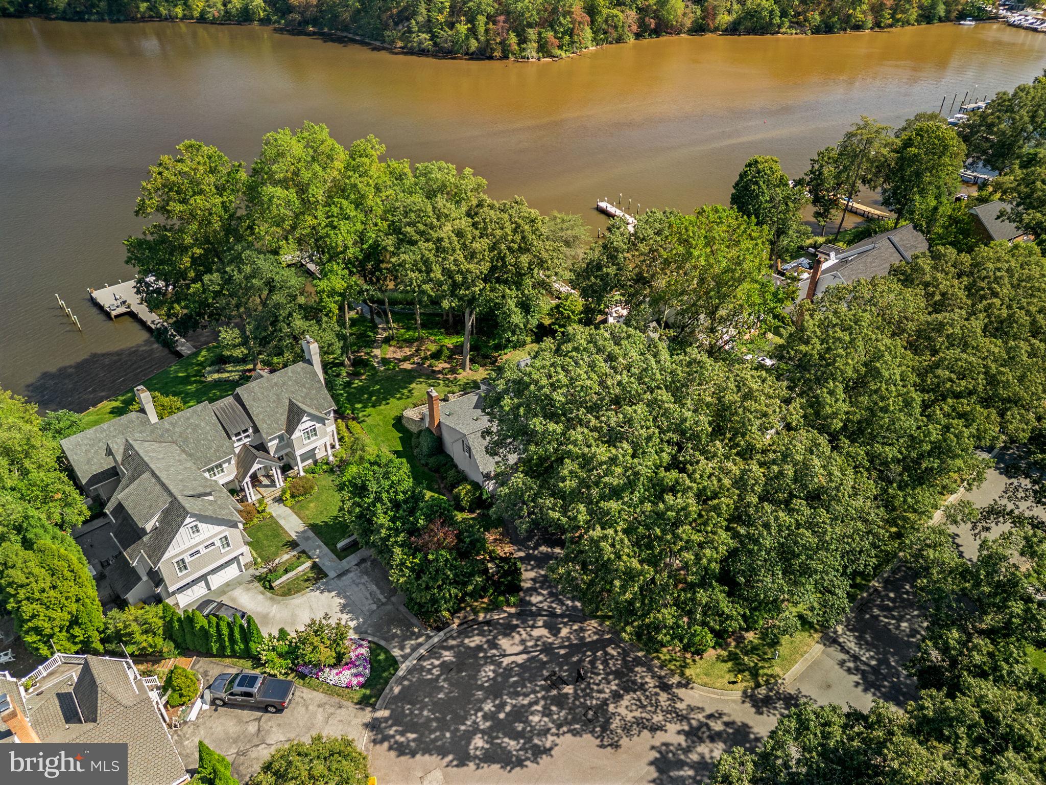 531 POINT FIELD DRIVE