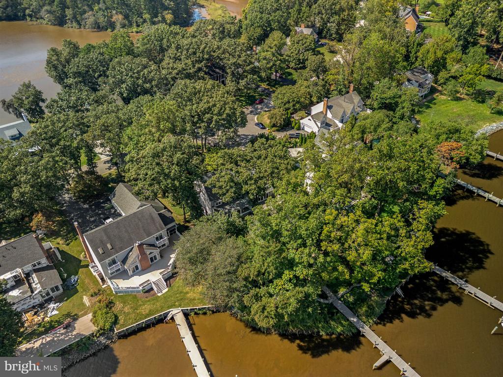 531 POINT FIELD DRIVE