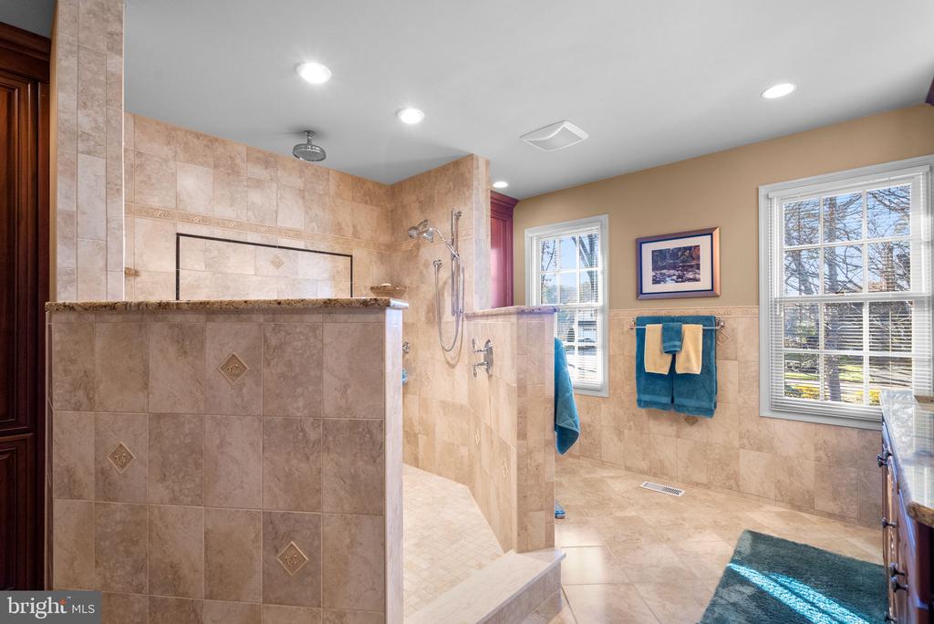 531 POINT FIELD DRIVE