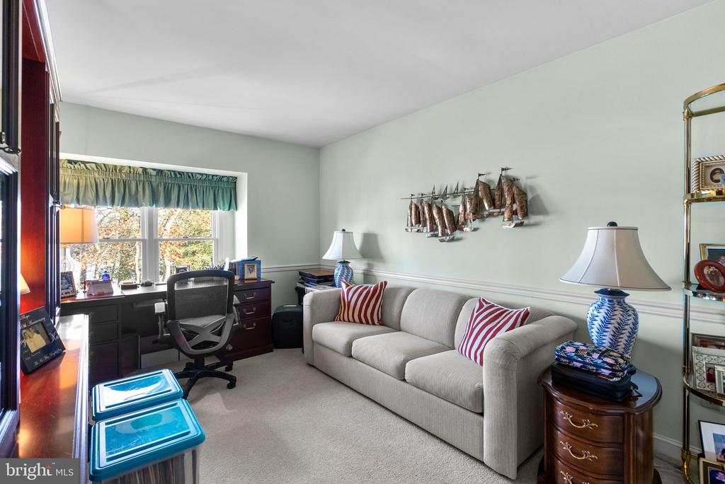 531 POINT FIELD DRIVE