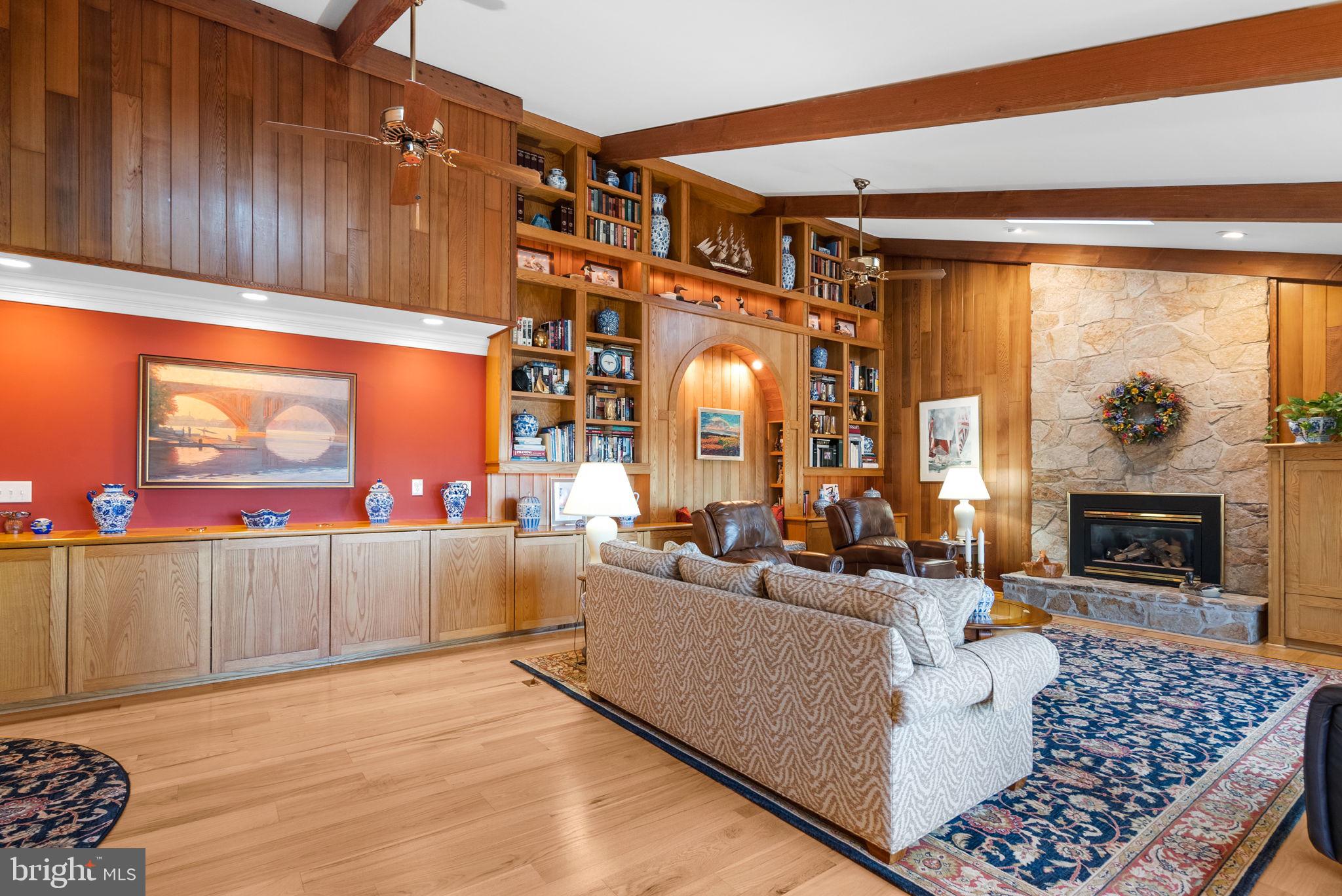 531 POINT FIELD DRIVE