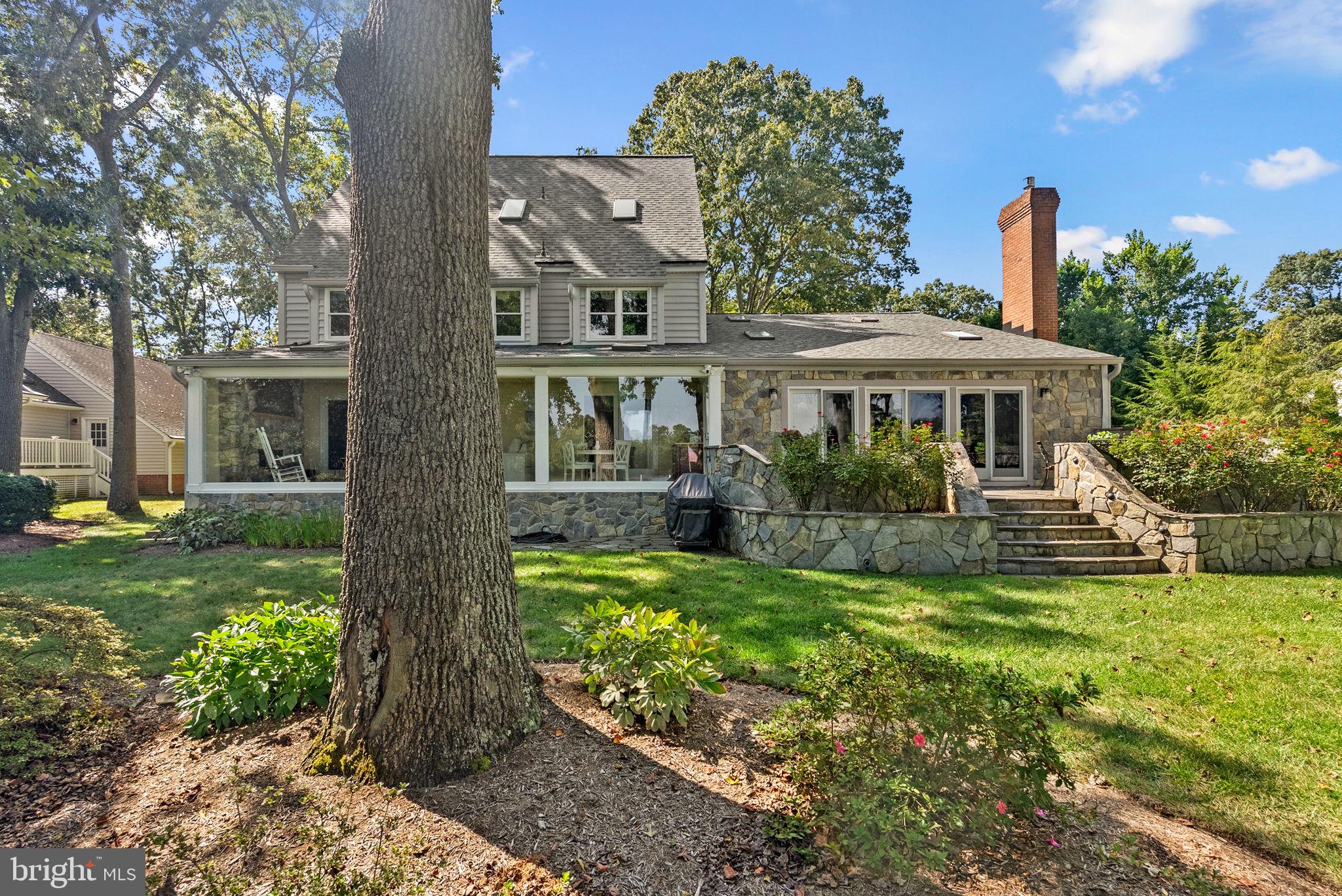 531 POINT FIELD DRIVE