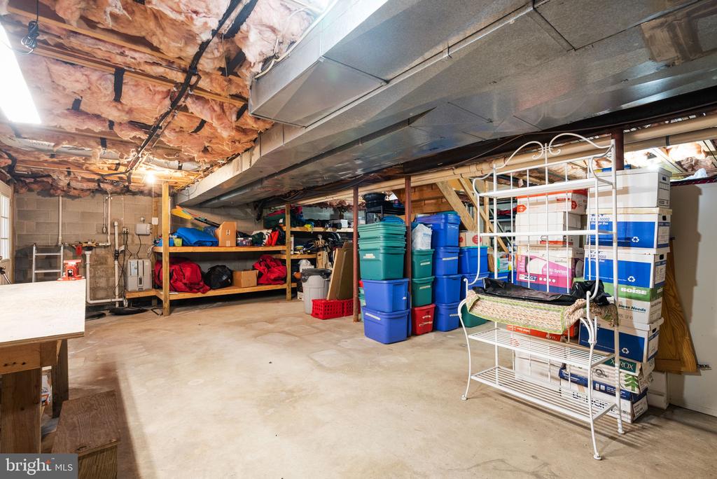 531 POINT FIELD DRIVE
