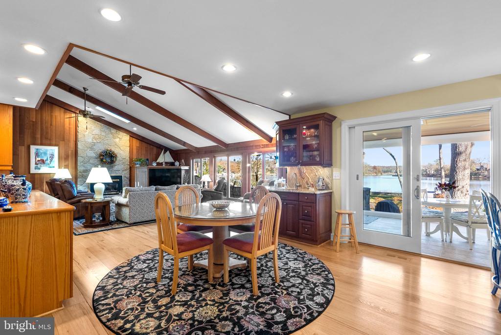 531 POINT FIELD DRIVE