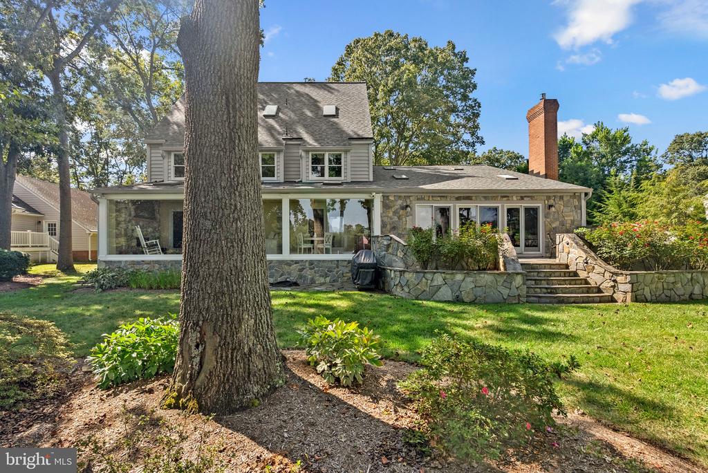 531 POINT FIELD DRIVE