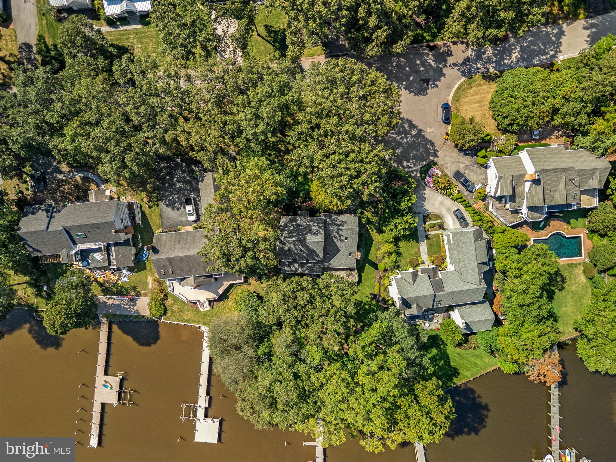 531 POINT FIELD DRIVE