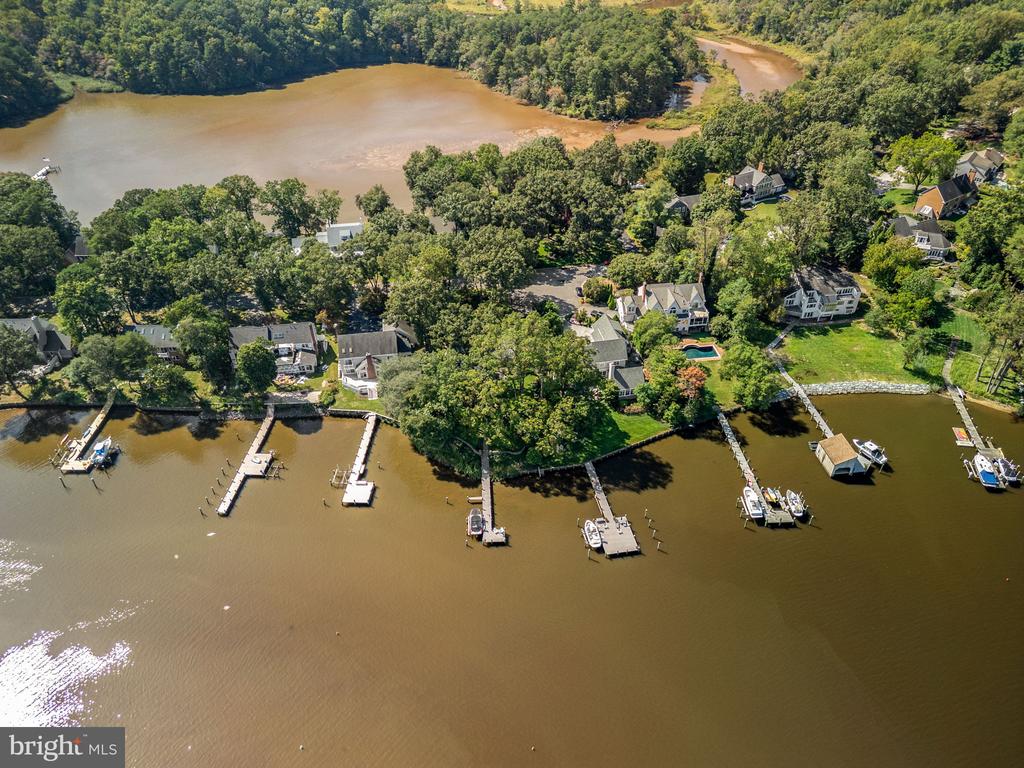 531 POINT FIELD DRIVE