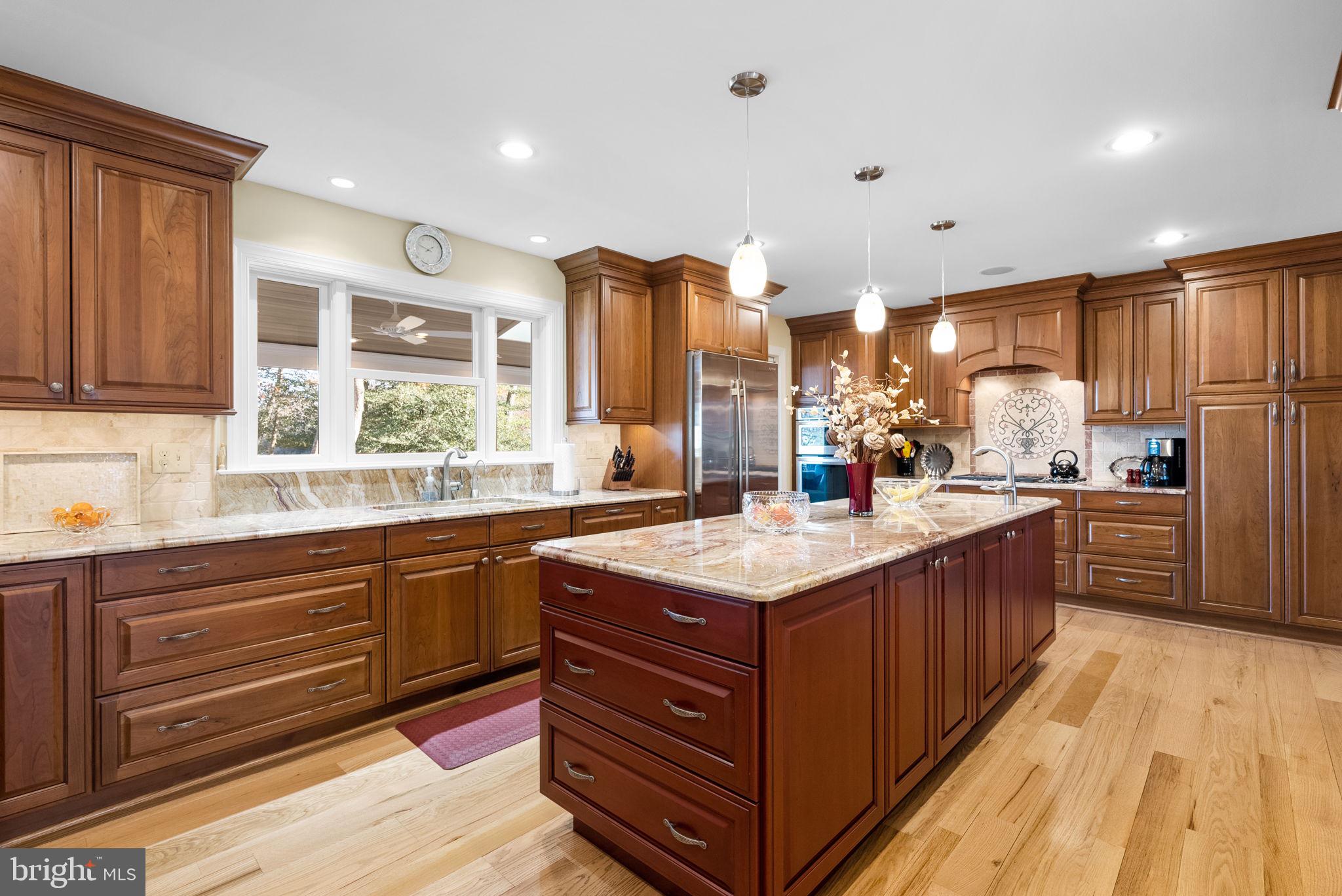 531 POINT FIELD DRIVE