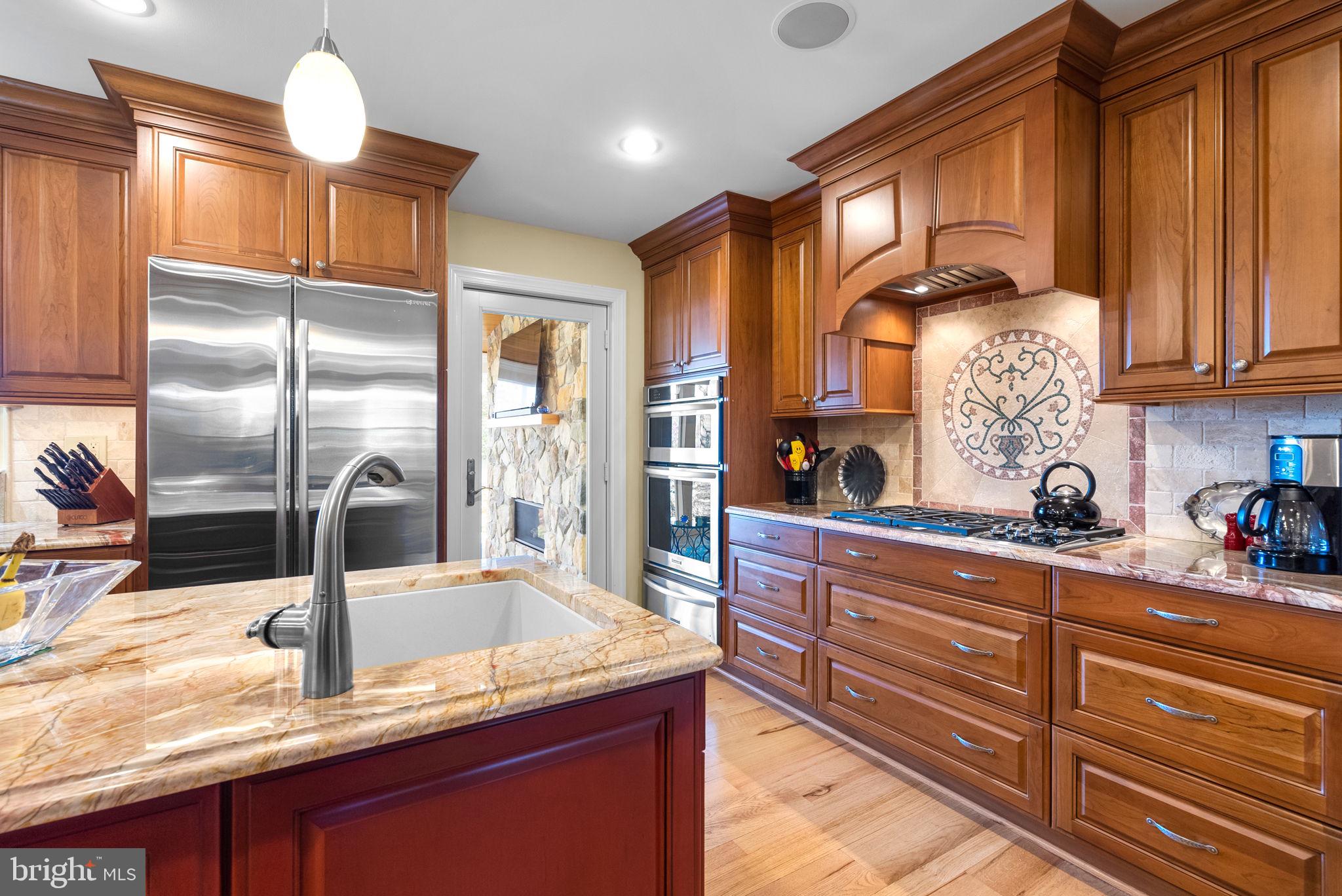 531 POINT FIELD DRIVE