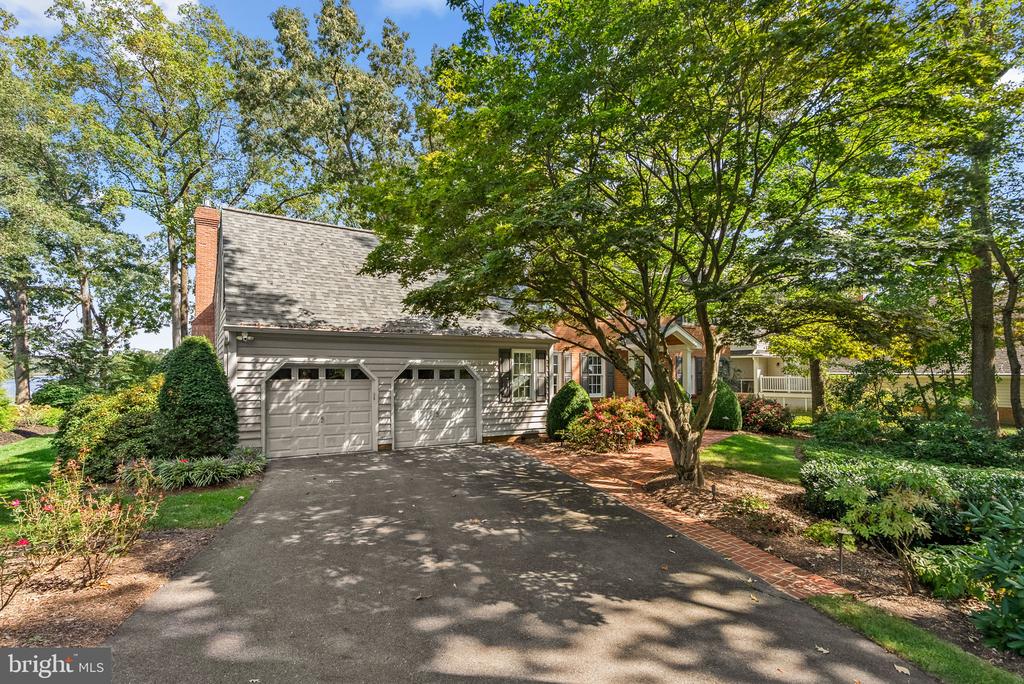 531 POINT FIELD DRIVE