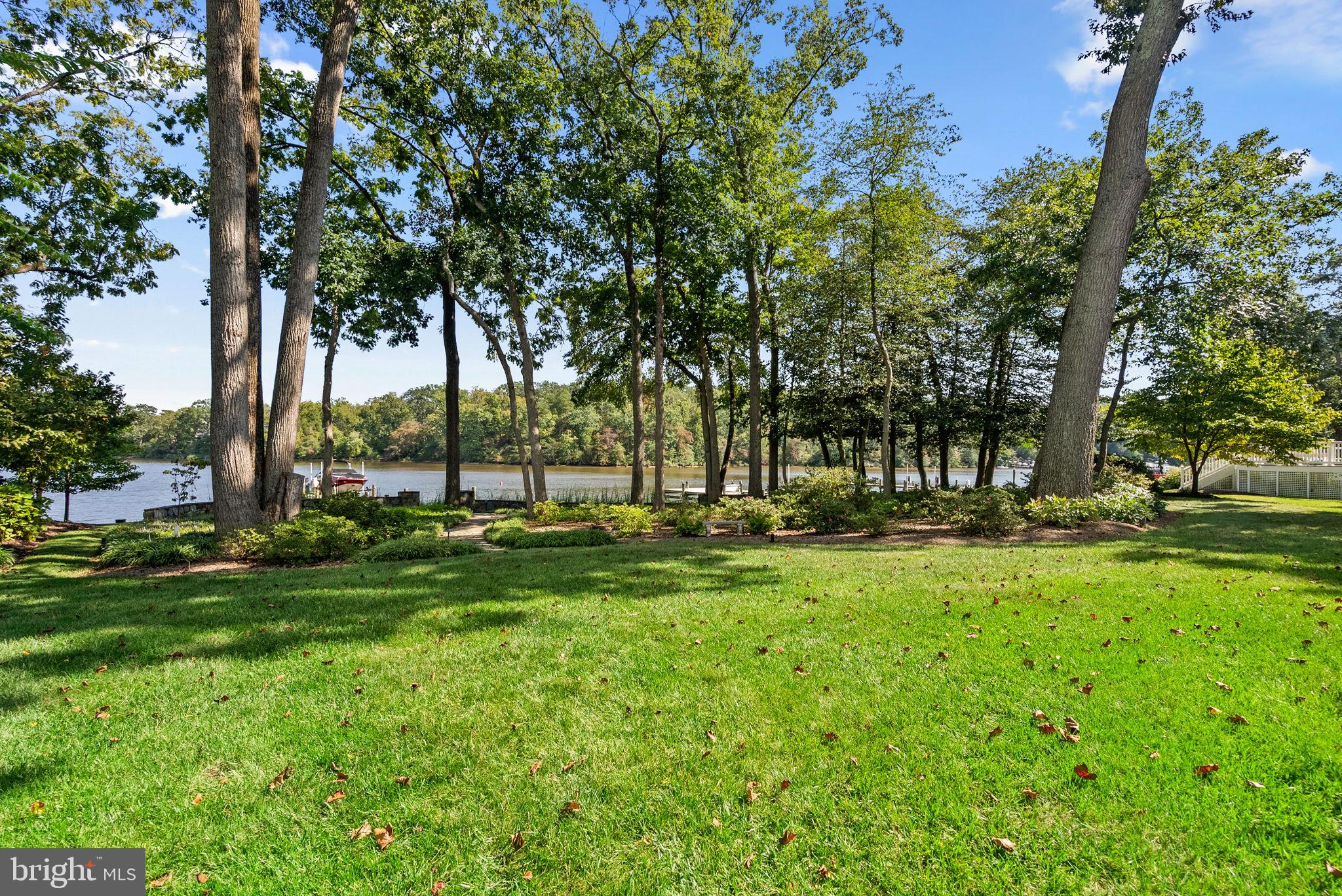 531 POINT FIELD DRIVE