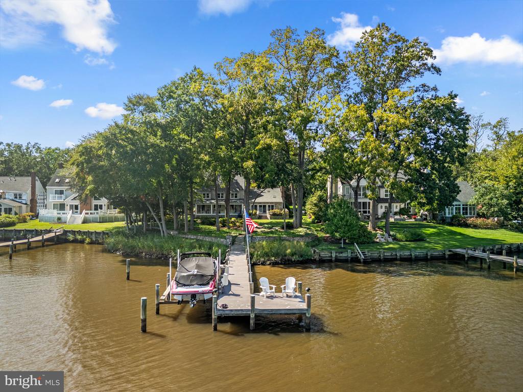531 POINT FIELD DRIVE