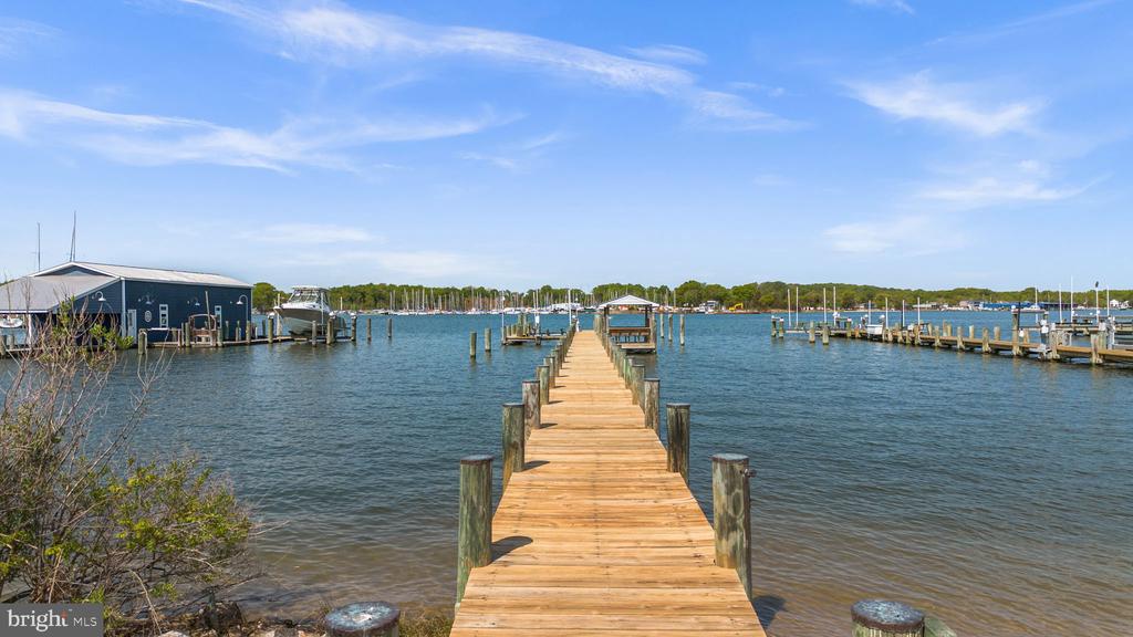 3728 BAY DRIVE