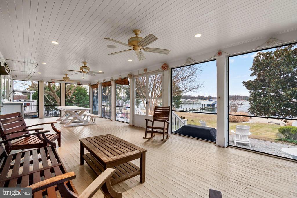 3728 BAY DRIVE