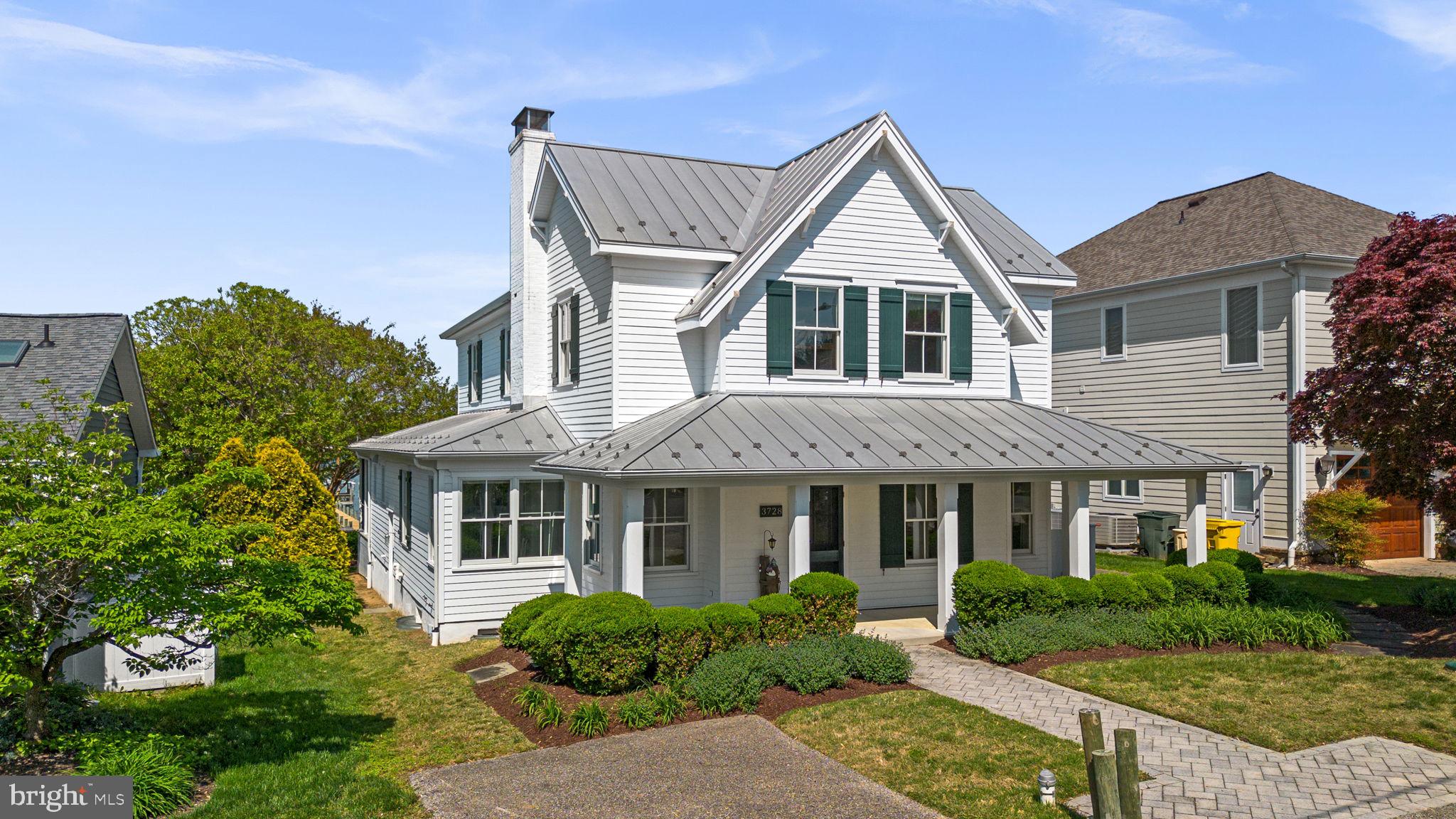 3728 BAY DRIVE