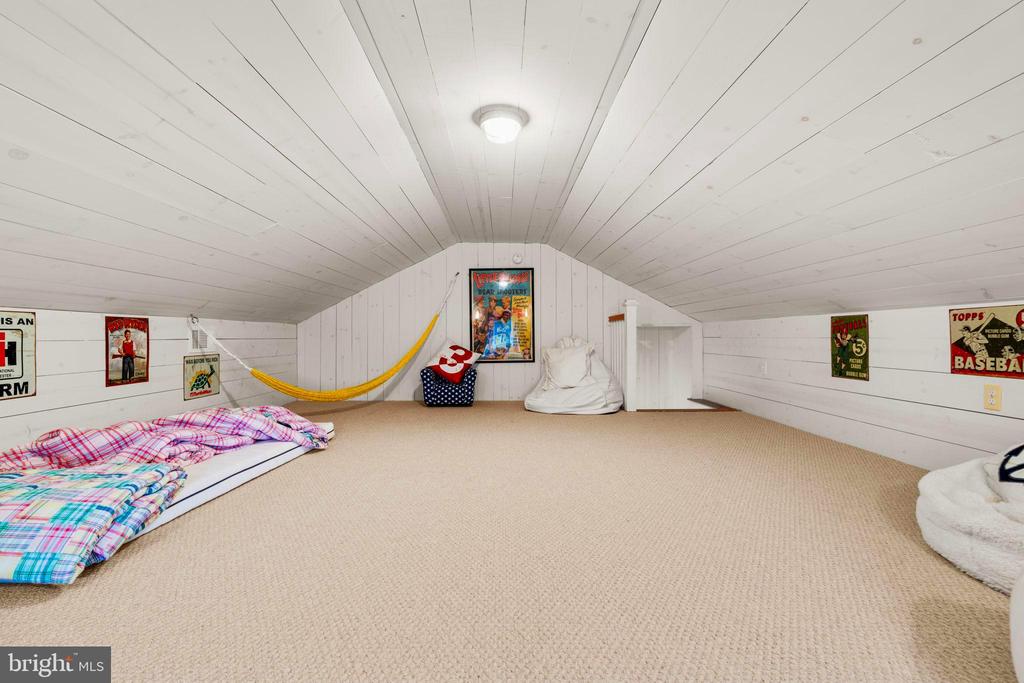 3728 BAY DRIVE