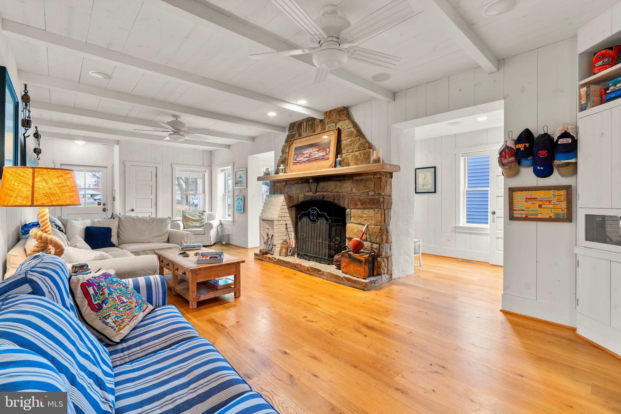 3728 BAY DRIVE