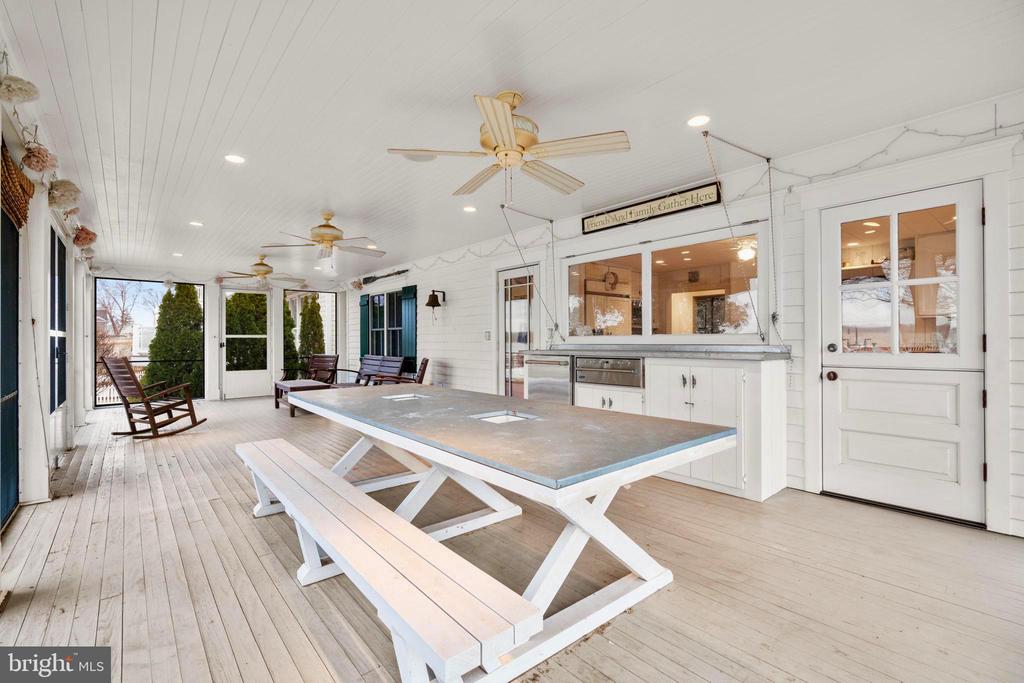 3728 BAY DRIVE